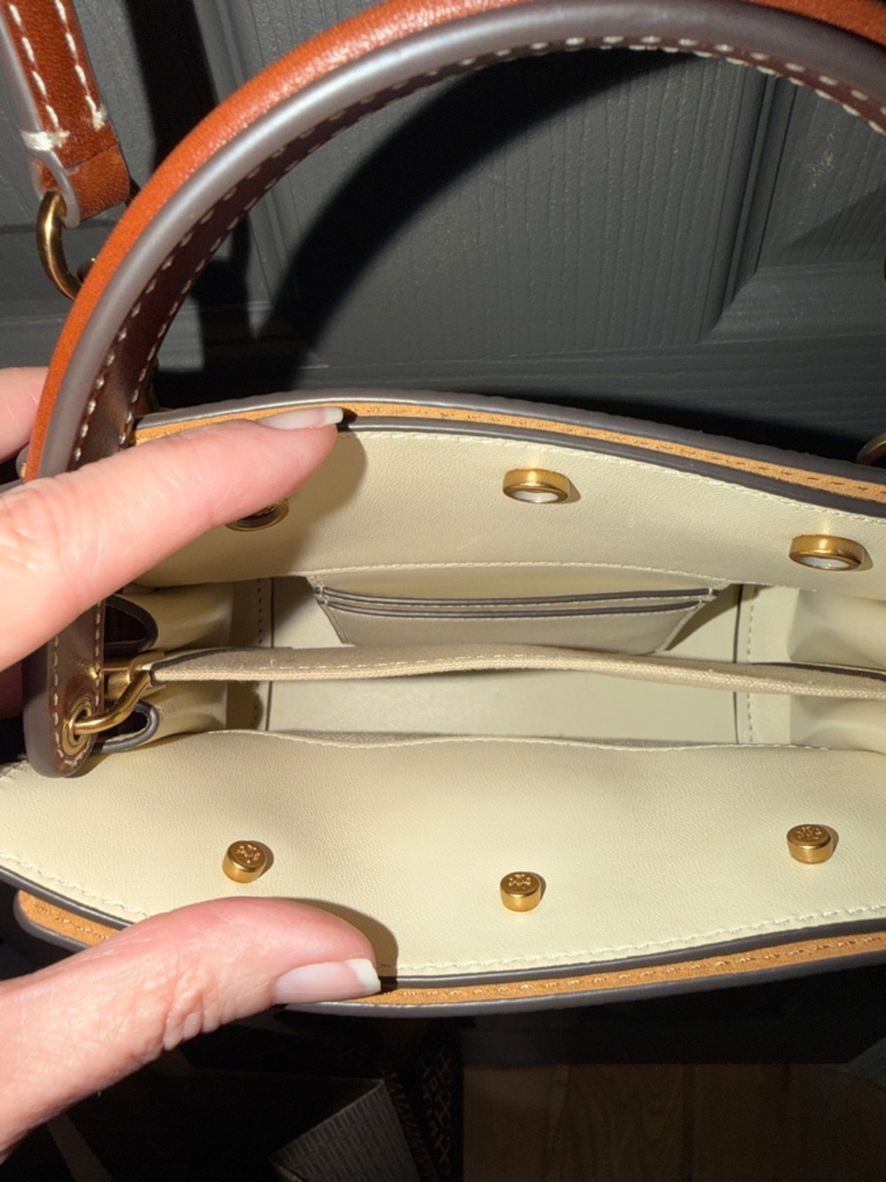 Tory Burch Petite Lee Radziwill Pebbled Pink Sand - Picture 3 of 11